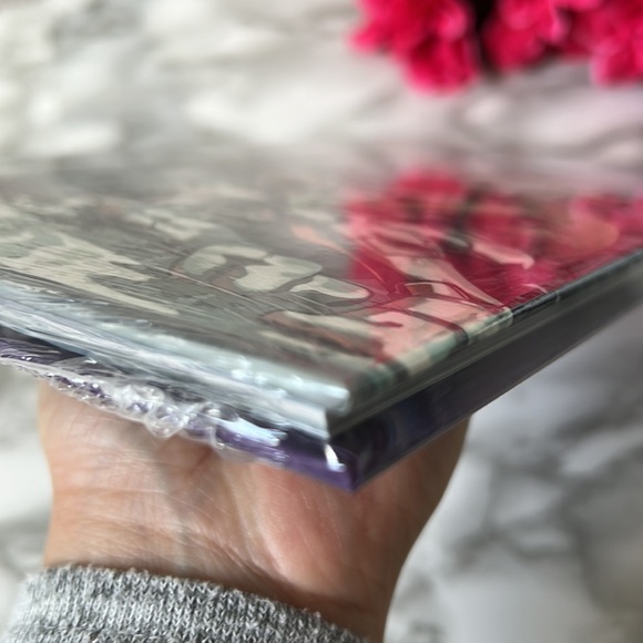 DC - Teen Titans - Earth One: Volume 2 - ISBN 978-1-4012-5906-8 - Picture 4 of 4